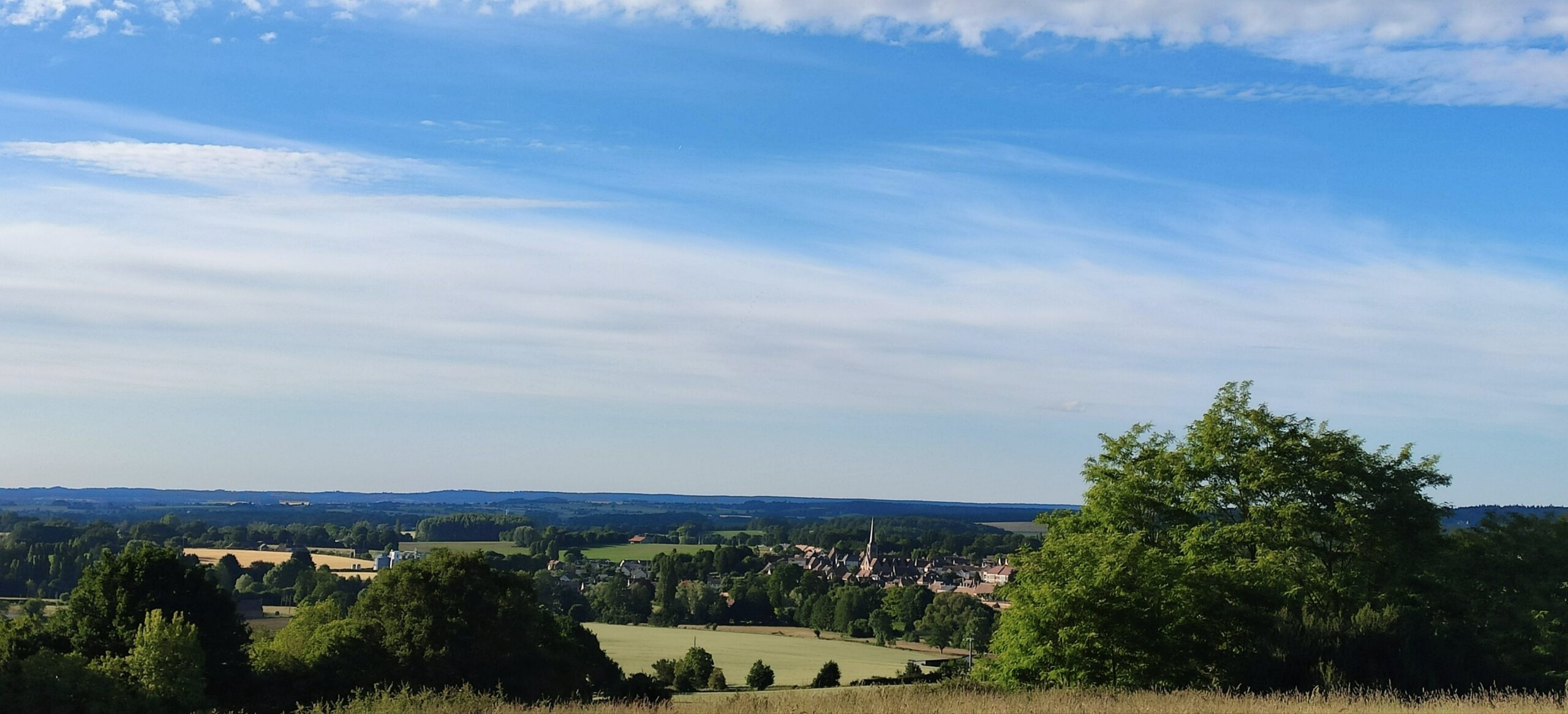 La vue depuis Le Hameau, au loin on voit le village de Nogent le Bernard